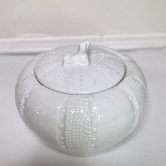 Paris Royal White Porcelain Sea Urchin Trinket Box - Picture 2 of 7